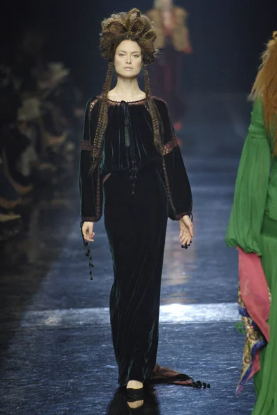 Look 30